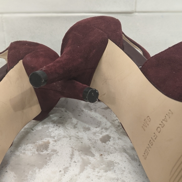 Marc Fisher Heels 3.5inch heel. Size 8.5 - Picture 9 of 9